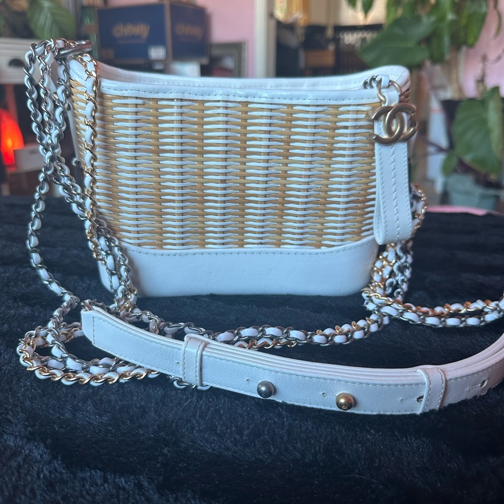 Channel small Rattan Gabrielle Hobo 2020 collection - Picture 3 of 15